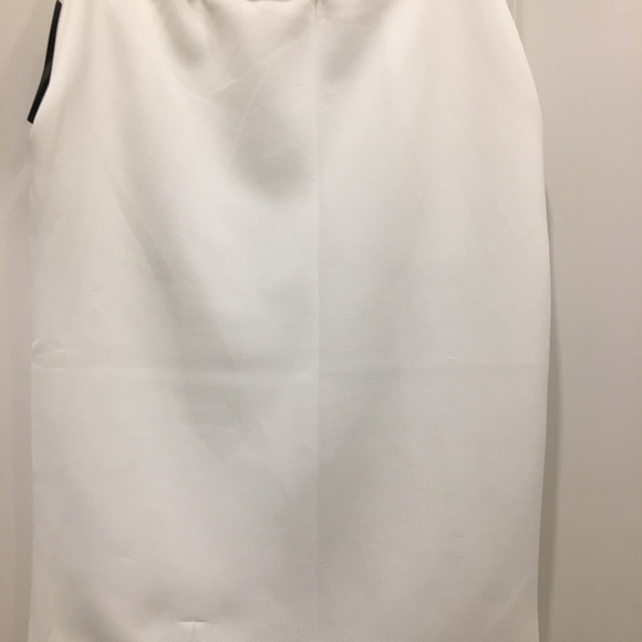 New skirt - Picture 2 of 5